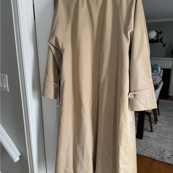 Authentic Burberry Trench Coat - USED CONDITION - Picture 6 of 6